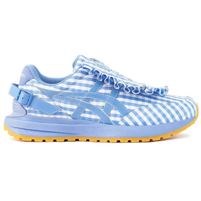Asics x SHUSHU/TONG teasert Schuhe «Light Blue» an