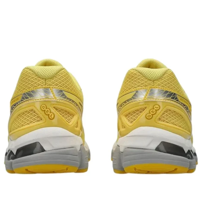 Gel-Kayano 20 «Banana Cream Chrome Yellow»