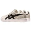 Japan S „Cream Black“