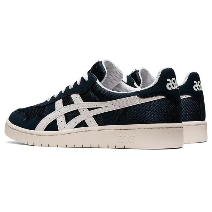 Japan S „French Blue White“