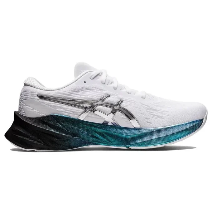 Novablast 3 Platinum „White Pure Silver“