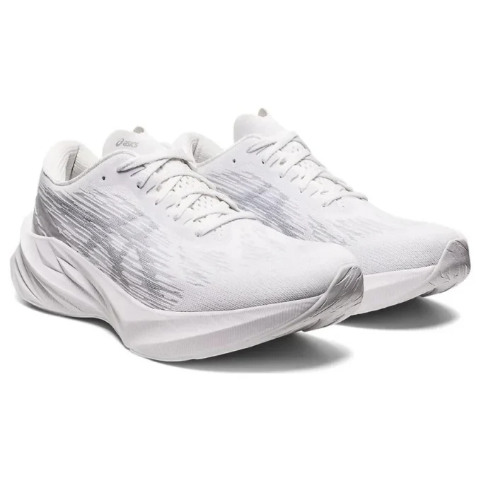 Novablast 3 „White Piedmont Grey“