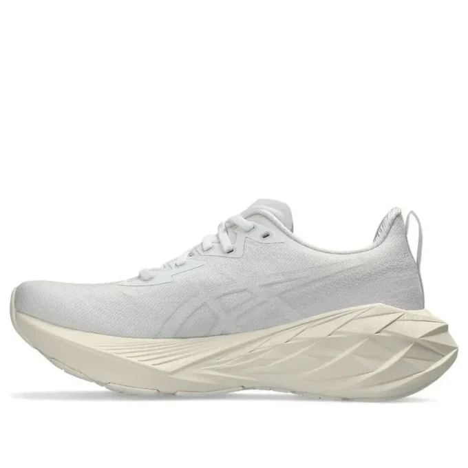 Novablast 4 «Cream White»