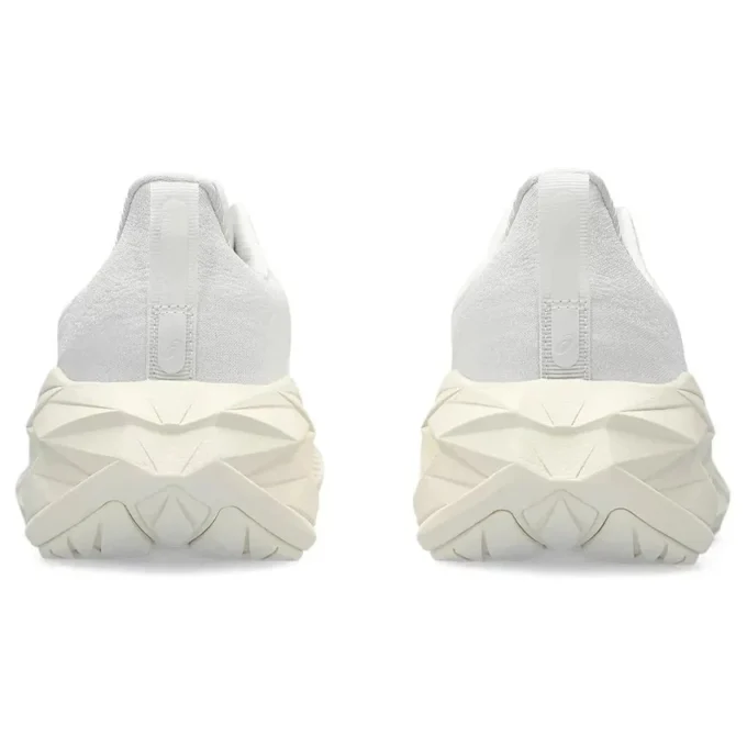 Novablast 4 «Cream White»