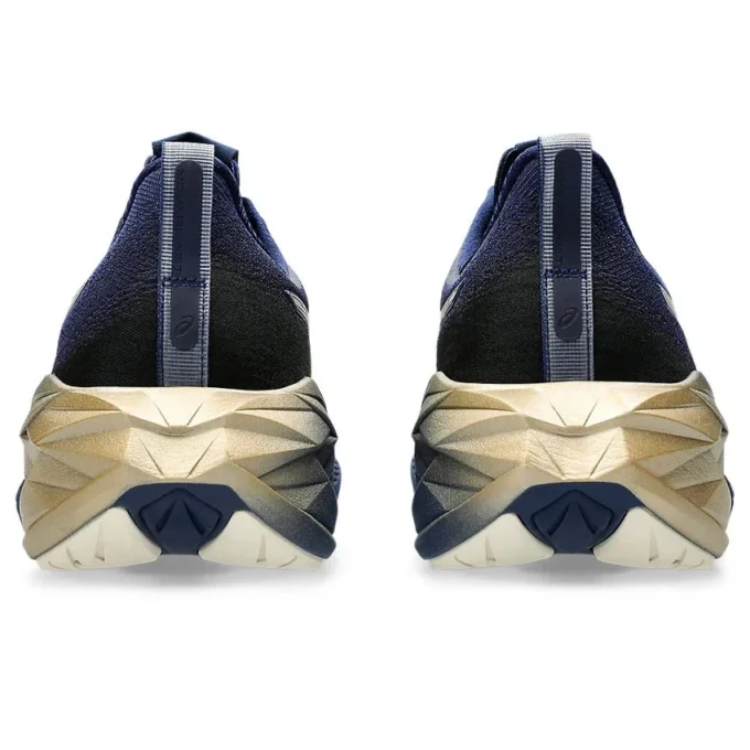 Novablast 4 Platinum „Blue Expanse Champagne“