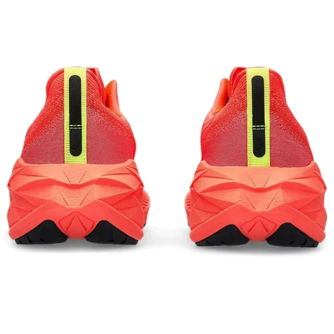 Novablast 4 „Sunrise Red True Red“