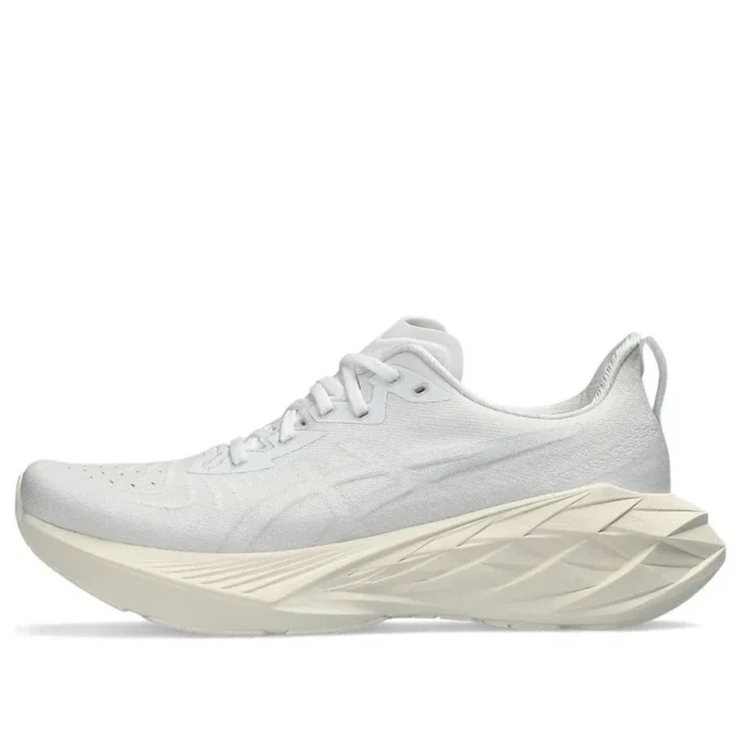 Novablast 4 «White Beige»