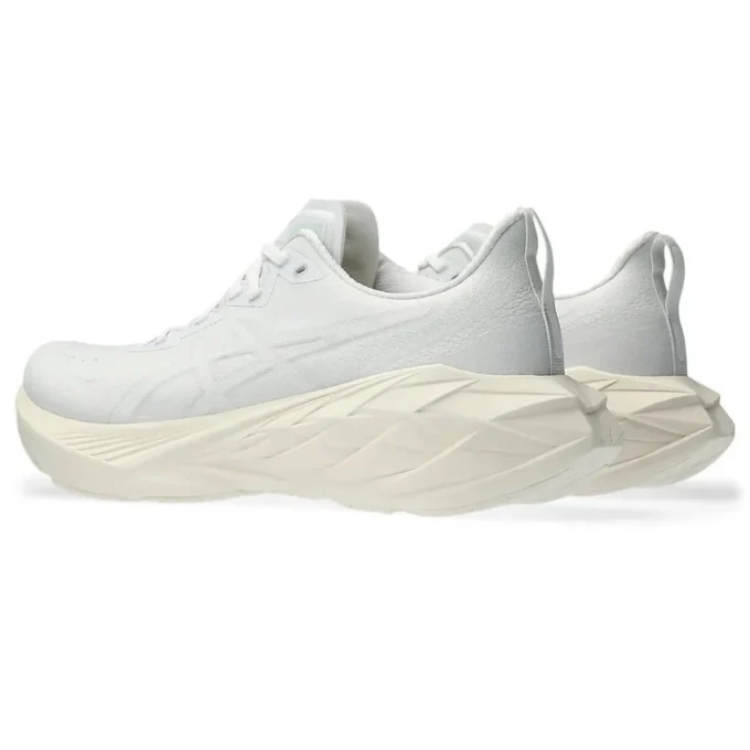 Novablast 4 «White Beige»
