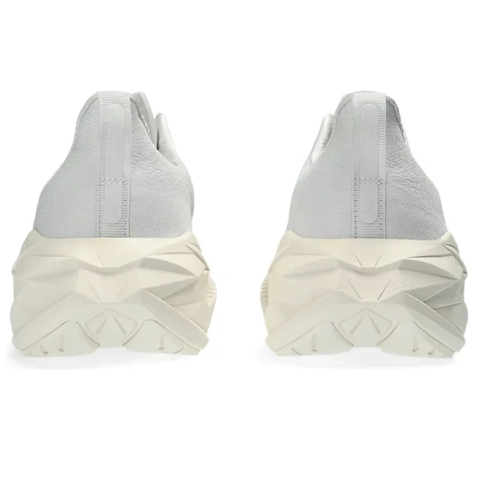Novablast 4 «White Beige»