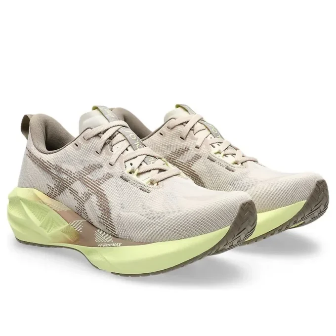 Novablast 5 „Mineral Beige Taupe Grey“