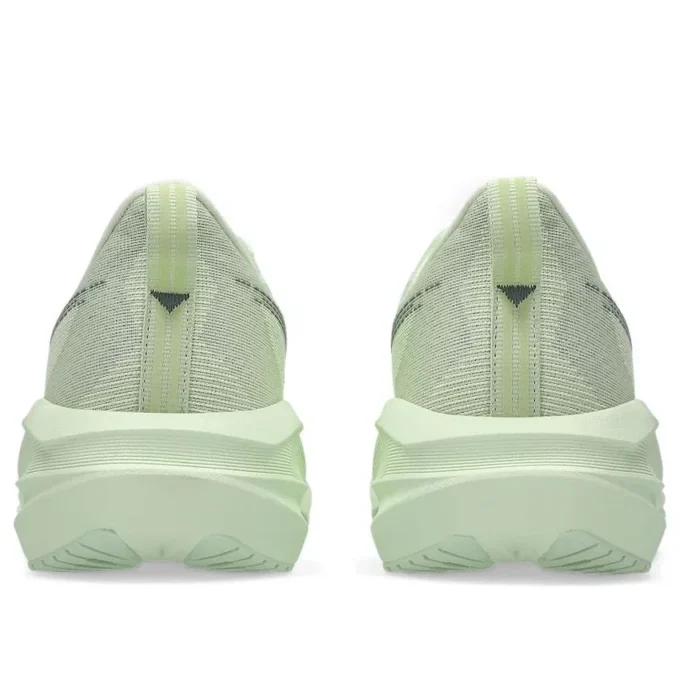 Novablast 5 „Whisper Green Monument Blue“