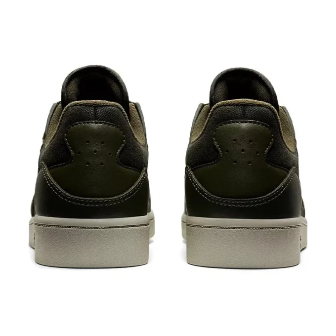 Skycourt „Winterized Olive Swamp Green“